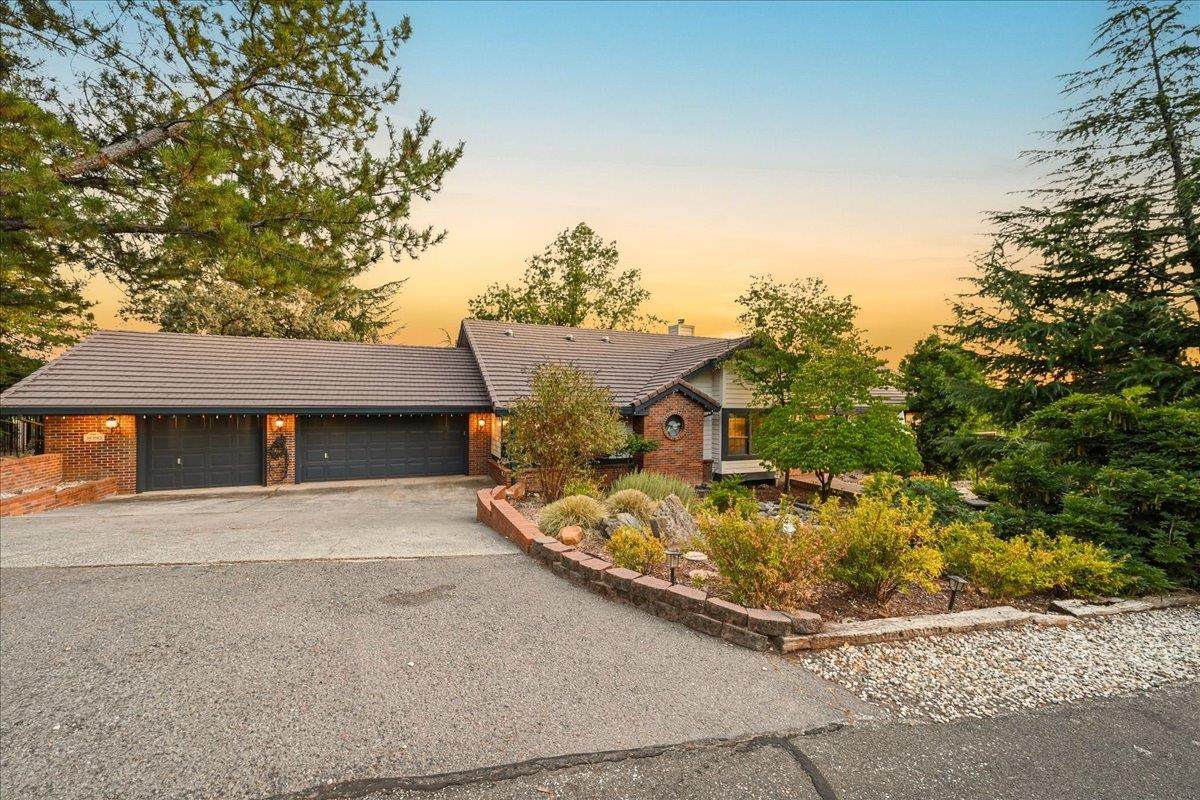 8980 Upper Valley Road - Photo 1