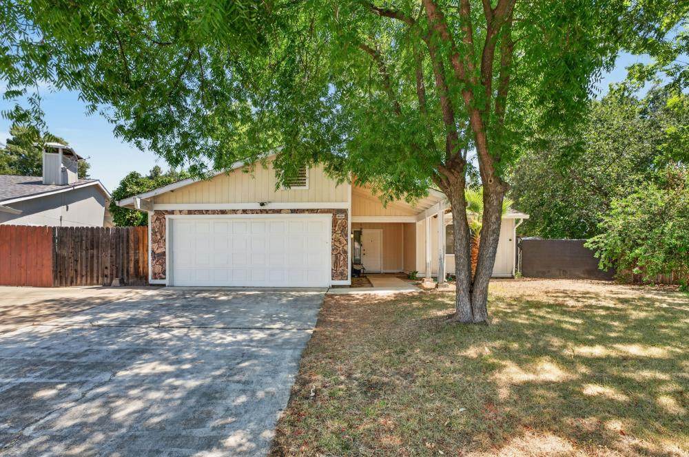 8424 Lost Mine Court - Photo 1