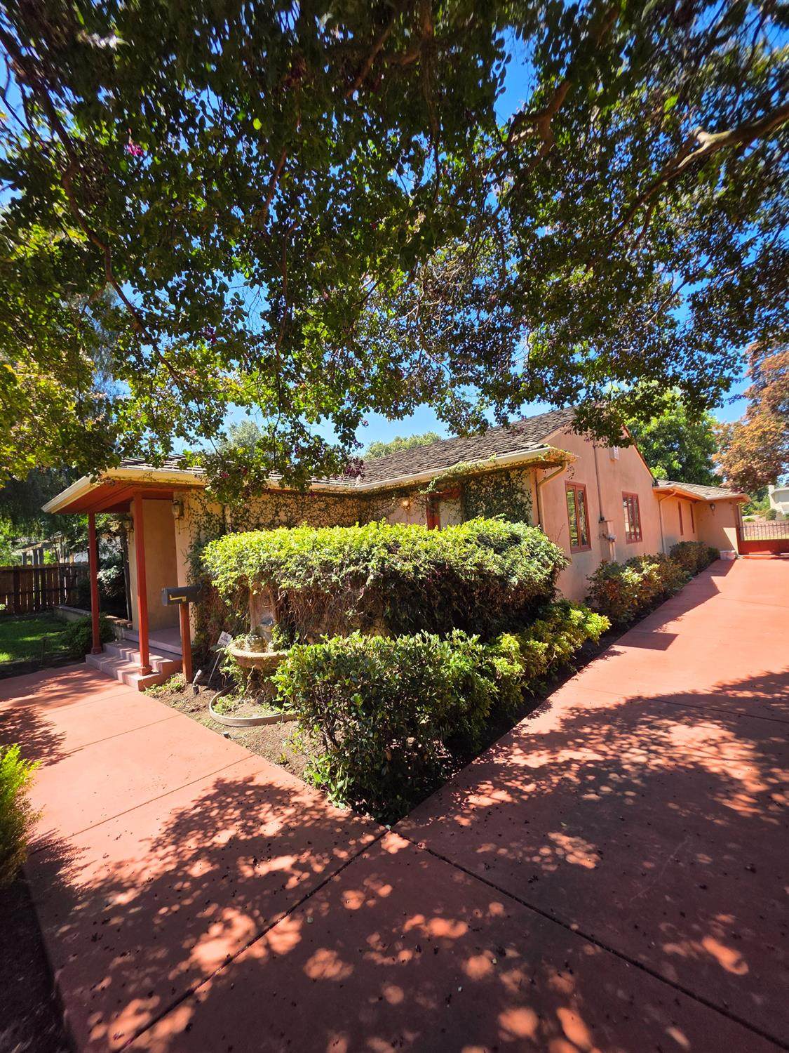 https://bt-photos.global.ssl.fastly.net/sacramento/orig_boomver_1_561203149-2.jpg