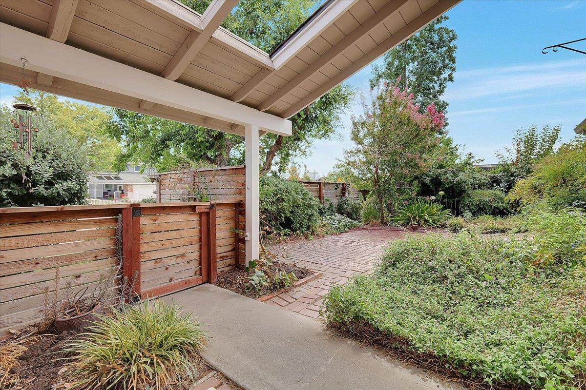 https://bt-photos.global.ssl.fastly.net/sacramento/orig_boomver_1_561211407-2.jpg