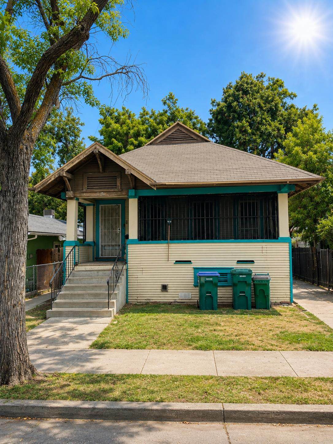 417 Monterey Avenue - Photo 1