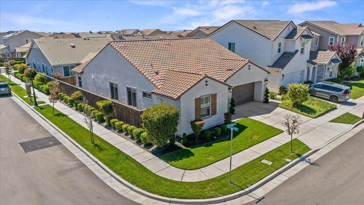 6704 Shorewood Lane - Photo 1
