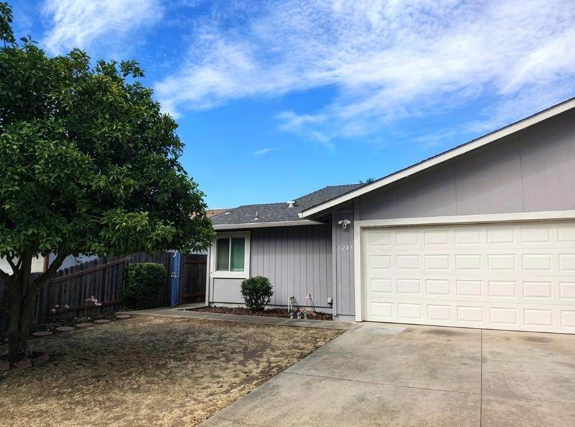 7246 Fletcher Farm Drive - Photo 1