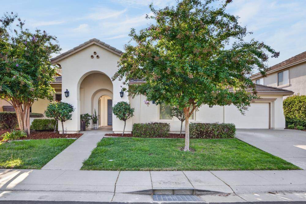 4416 Malana Way - Photo 1