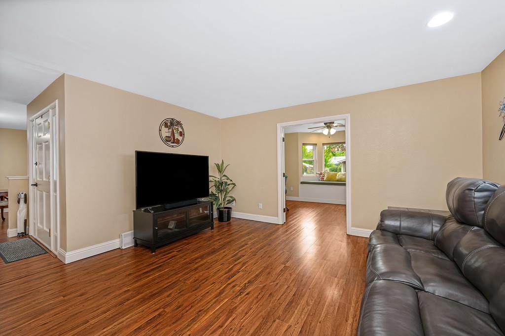 https://bt-photos.global.ssl.fastly.net/sacramento/orig_boomver_1_561217031-2.jpg