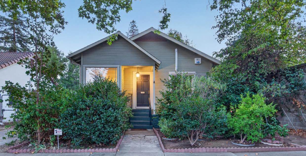 1930 Larkin Way - Photo 1