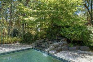 https://bt-photos.global.ssl.fastly.net/sacramento/orig_boomver_1_561229136-2.jpg