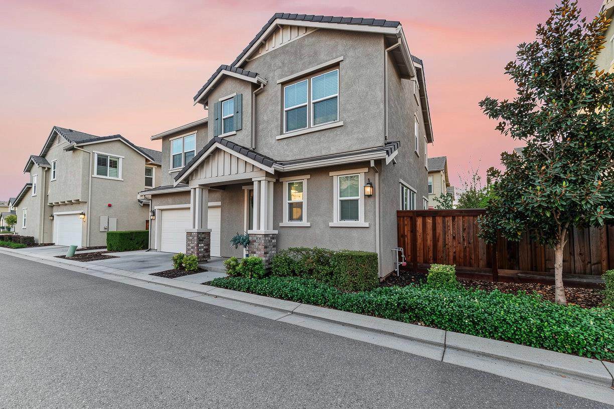 https://bt-photos.global.ssl.fastly.net/sacramento/orig_boomver_1_561230804-2.jpg