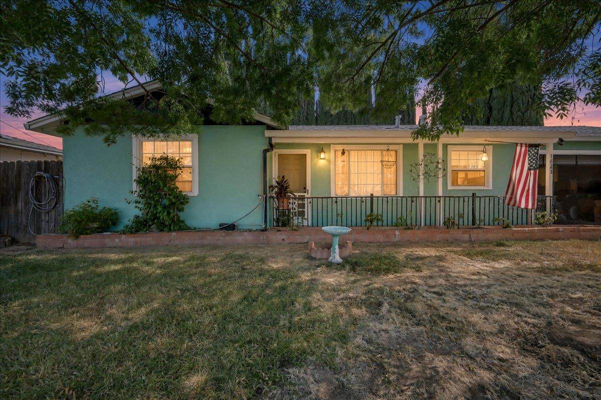 1623 Buchanan Street - Photo 1