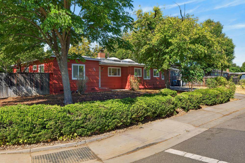 801 Campus Way - Photo 1