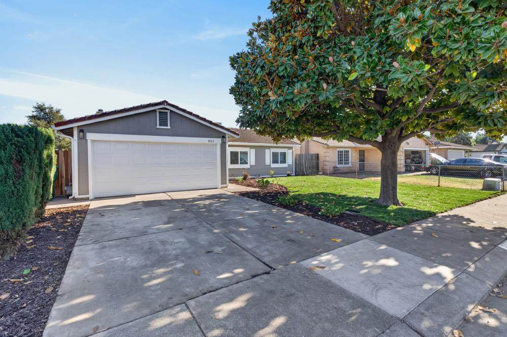8762 Lansdowne Drive - Photo 1