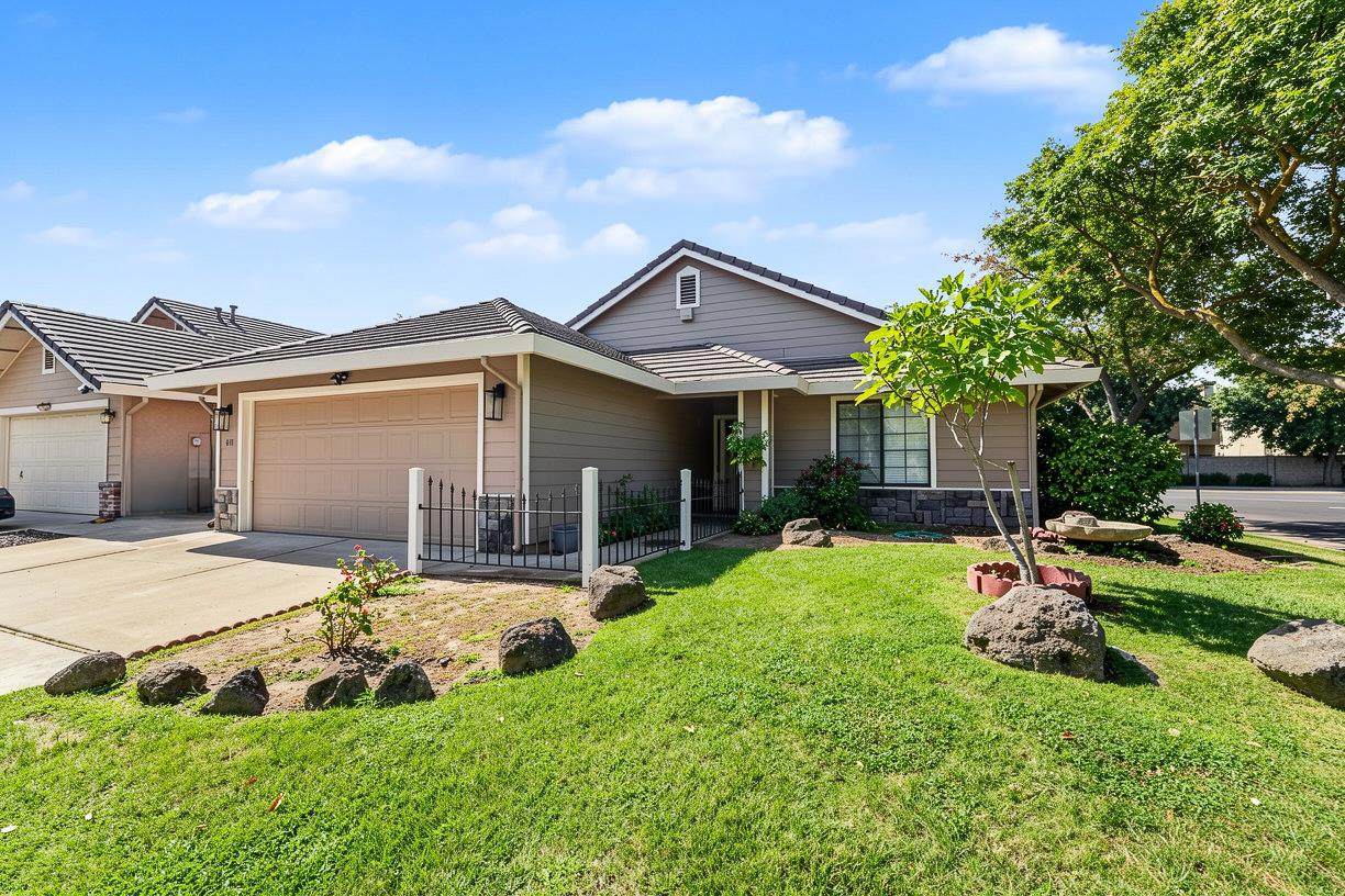 601 Waddell Way - Photo 1