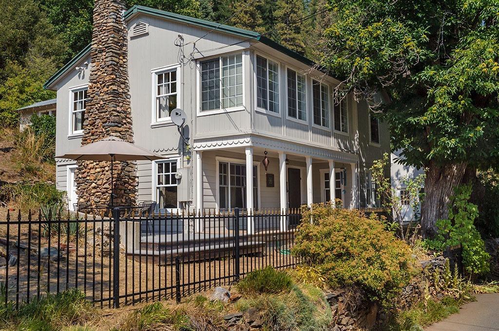 131 Gold Bluff Road - Photo 1