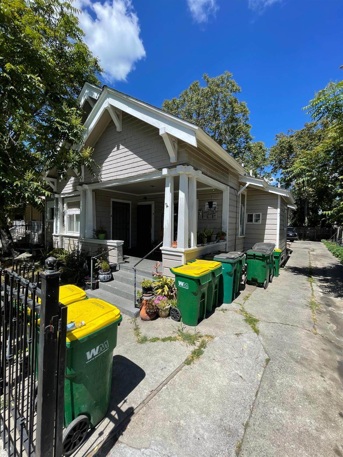 427 Acacia Street - Photo 1