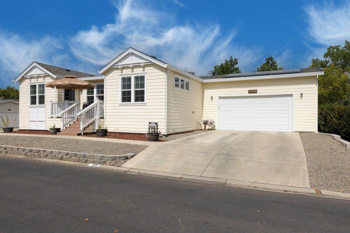226 Lafayette - Photo 1