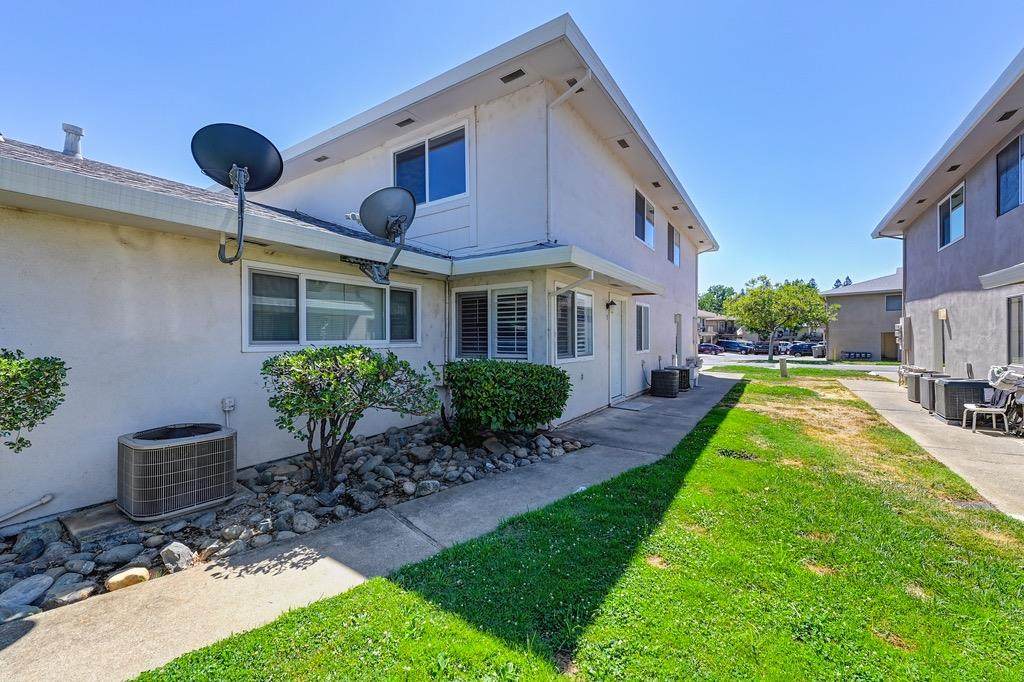 3675 Sapphire Drive - Photo 1