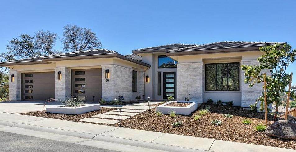 695 Townsend Court - Photo 1