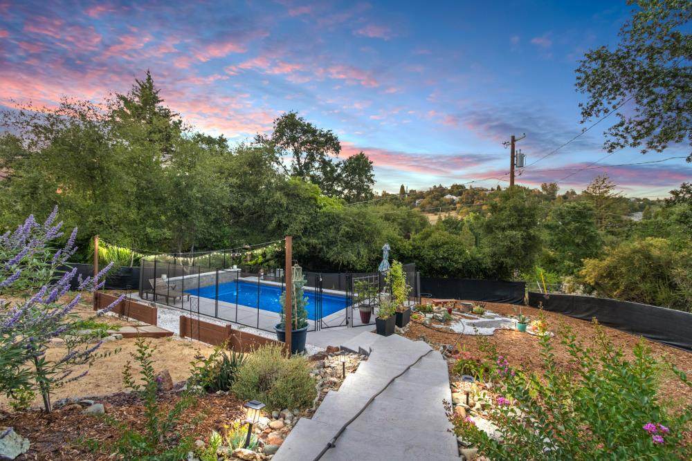 https://bt-photos.global.ssl.fastly.net/sacramento/orig_boomver_1_560893149-2.jpg