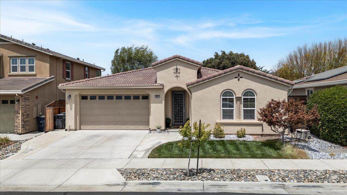 437 Ventana Avenue - Photo 1