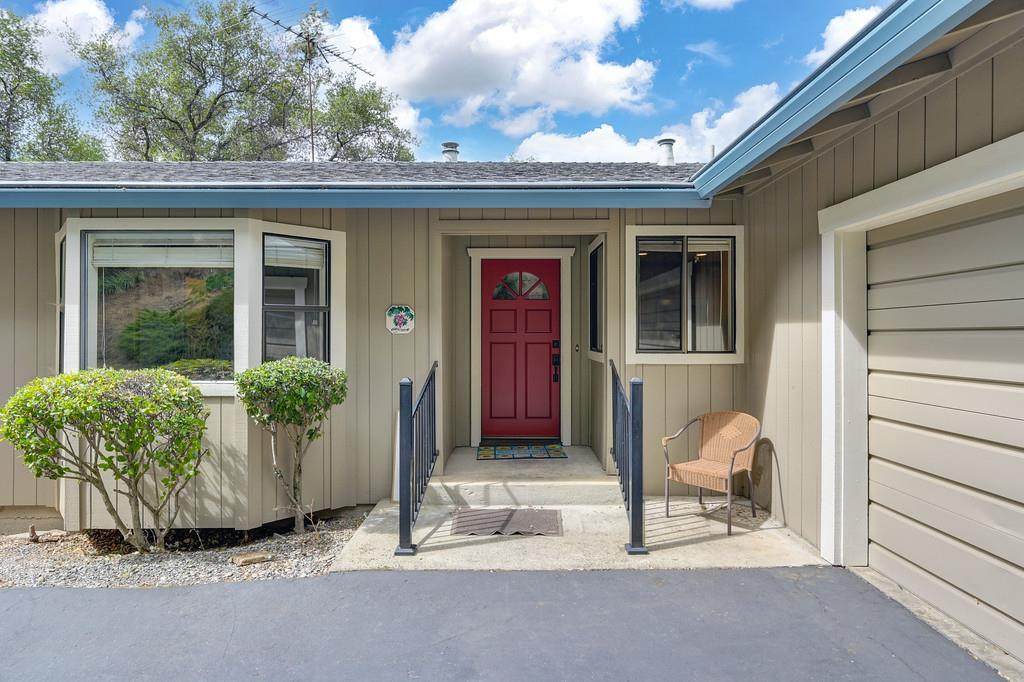 3904 Sunshine Court - Photo 1