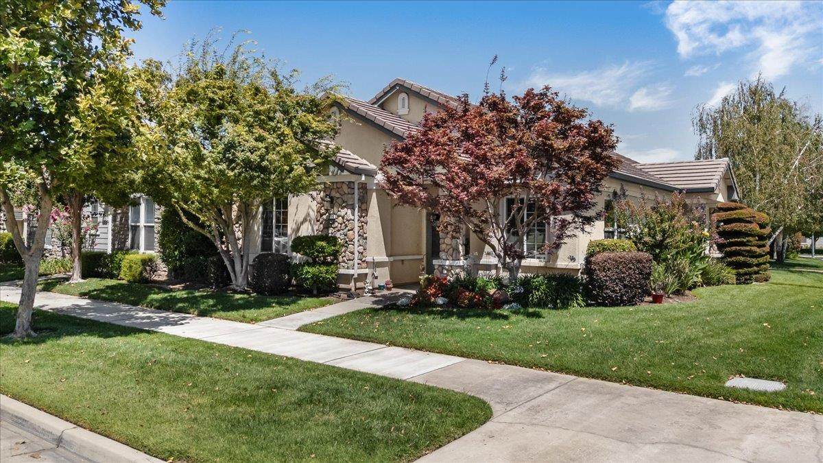1676 Calhoun Avenue - Photo 1