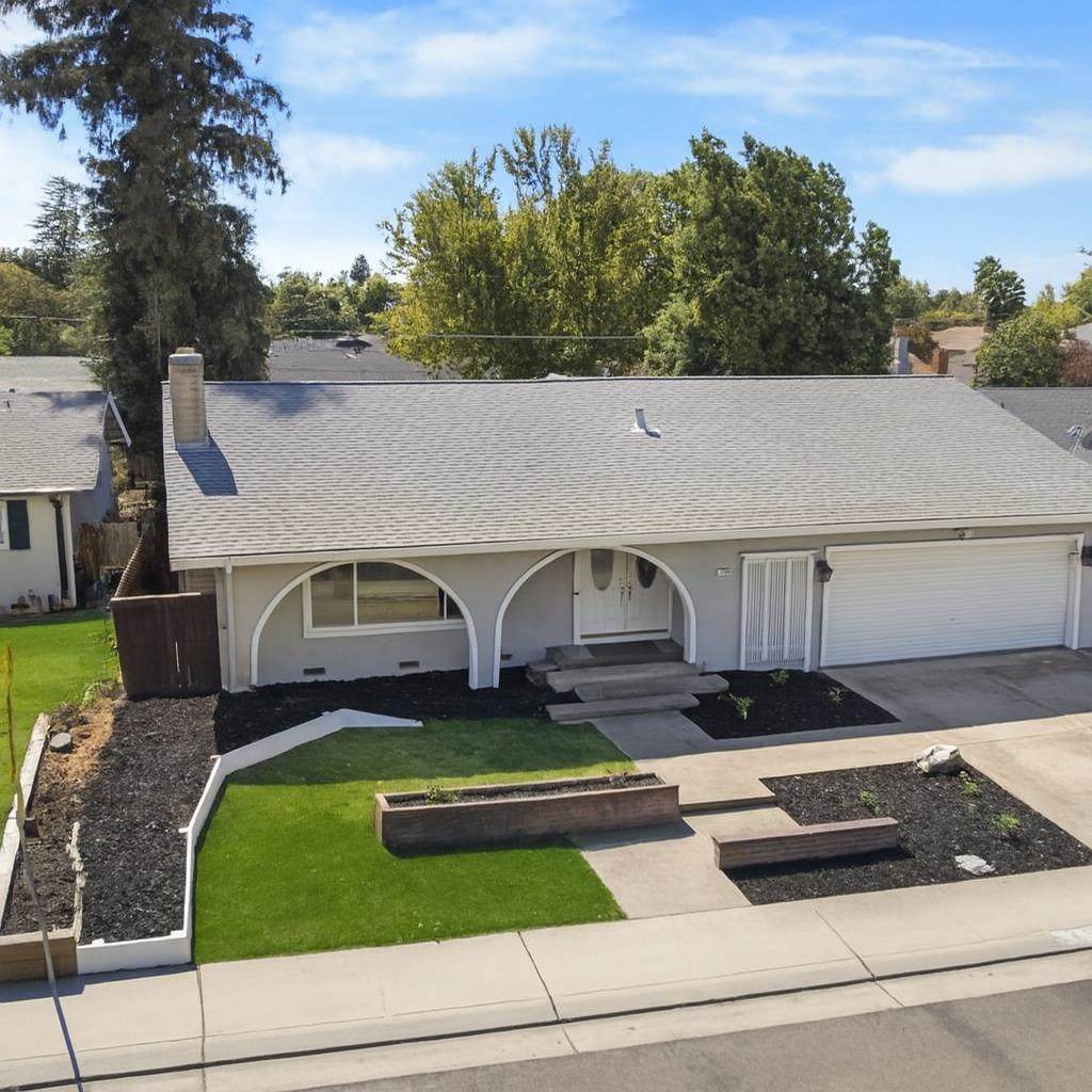 2708 Madrone Avenue - Photo 1