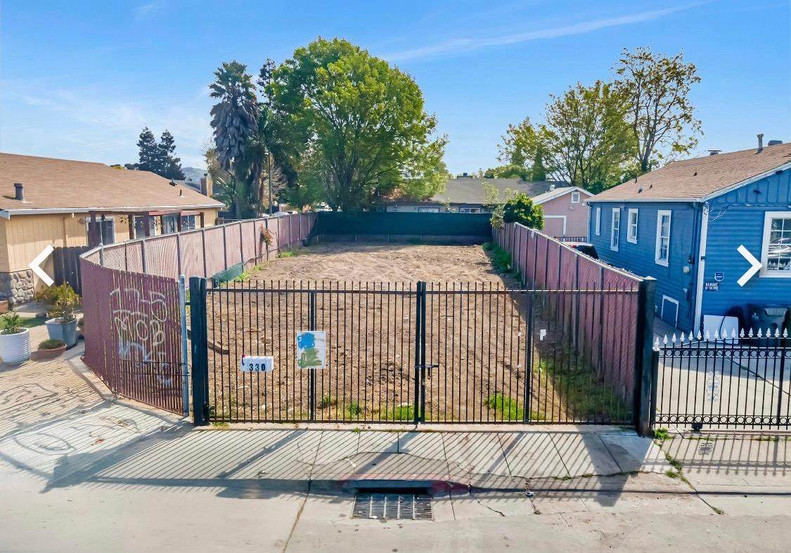 330 105th Avenue - Photo 1