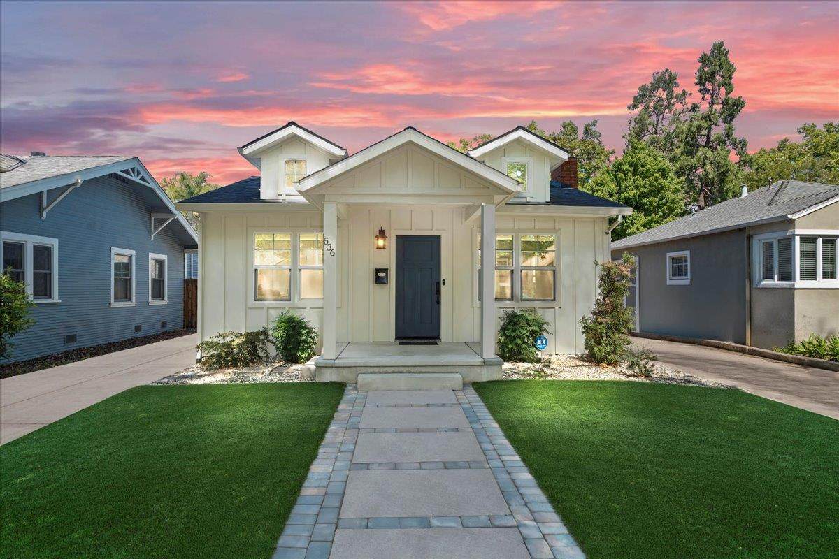 536 38th Street - Photo 1