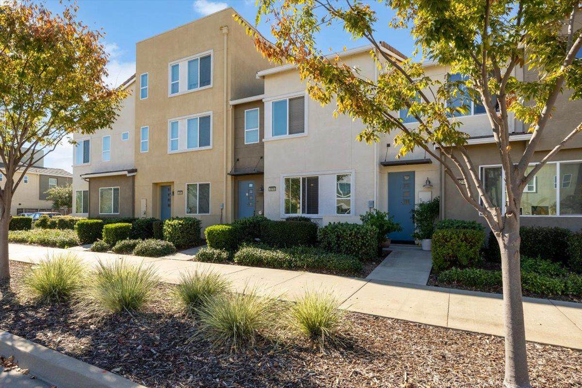 3216 Bridgeway Drive - Photo 1