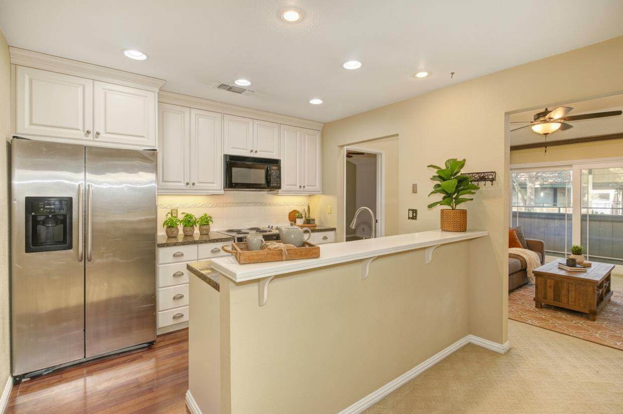 350 Del Verde Circle - Photo 1