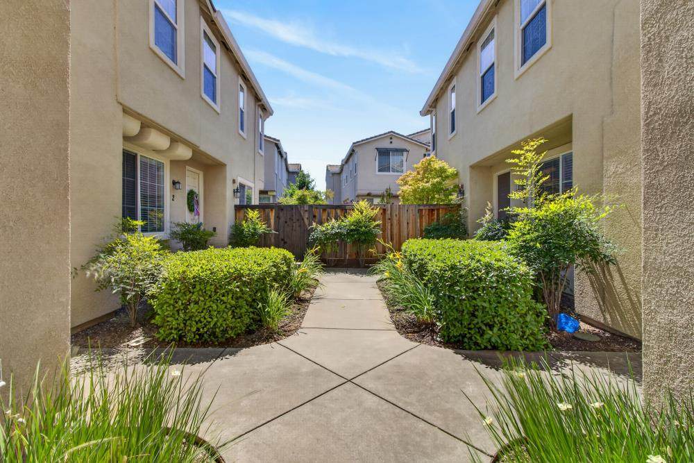 https://bt-photos.global.ssl.fastly.net/sacramento/orig_boomver_2_561103105-2.jpg