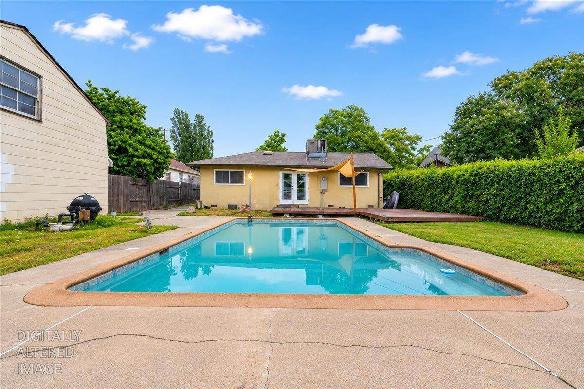 605 Cortez Ave - Photo 1