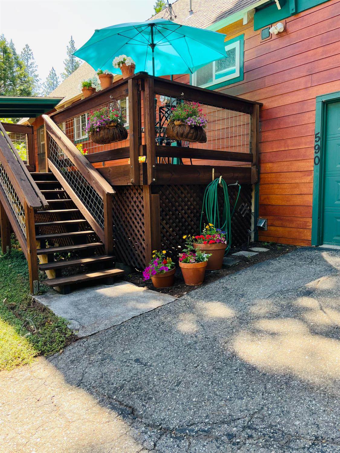590 Marilyn Way - Photo 1