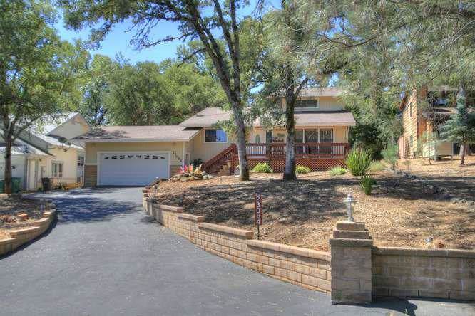 23084 Broadmoor Court - Photo 1