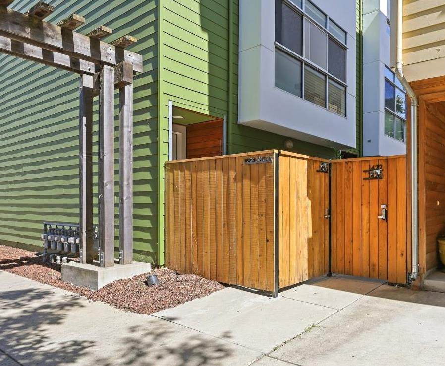 https://bt-photos.global.ssl.fastly.net/sacramento/1280_boomver_2_561225326-2.jpg