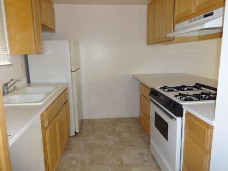 5676 Hillsdale Boulevard - Photo 1