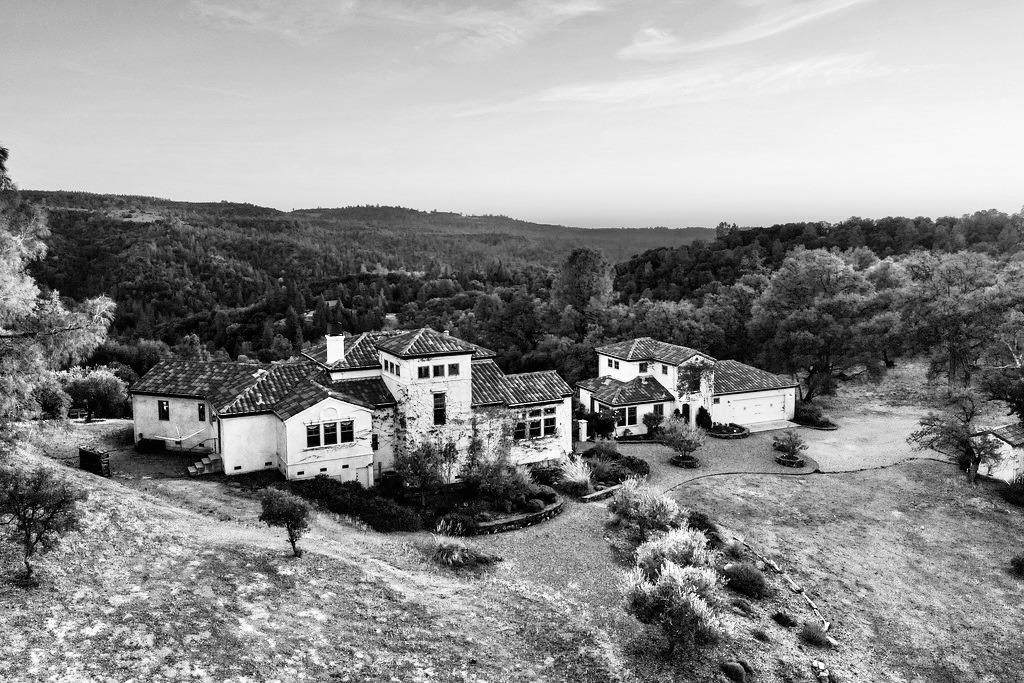 18550 View Circle - Photo 1