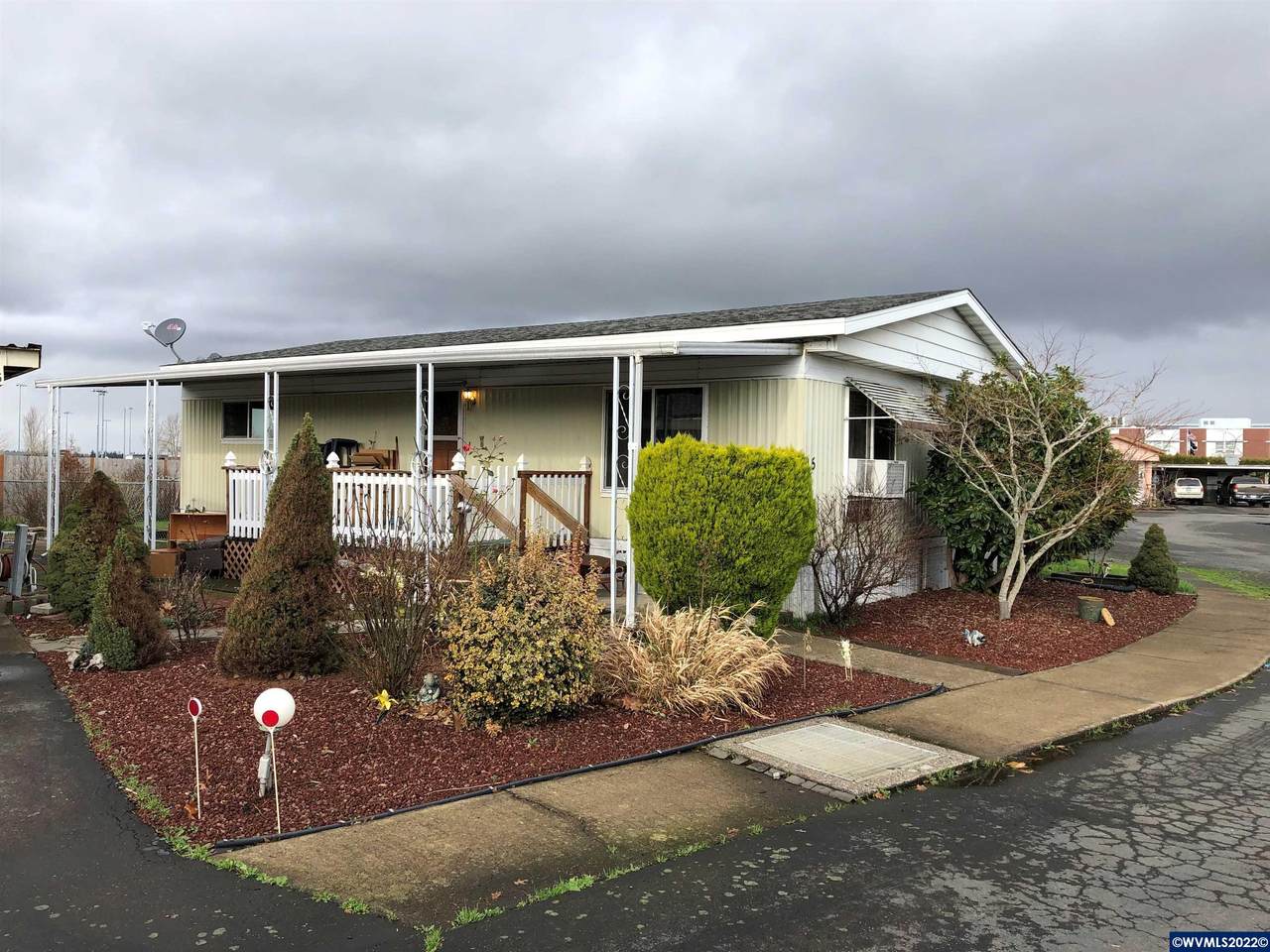 1418 Pine - Photo 1