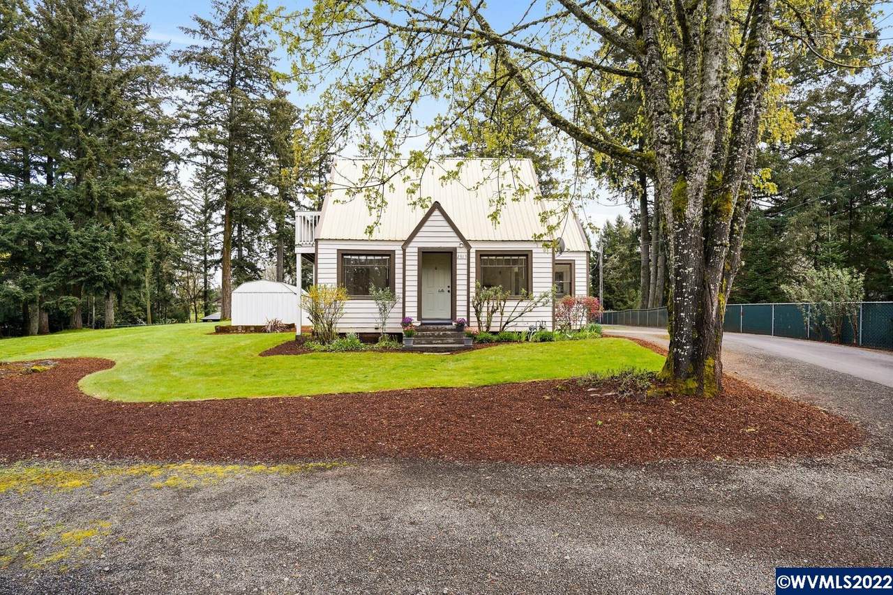 2915 Geartz Ln - Photo 1