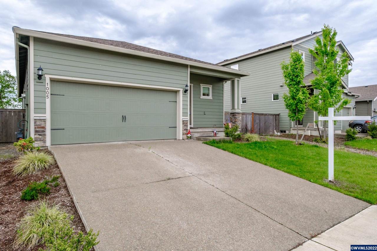 1005 Bear Creek Dr - Photo 1