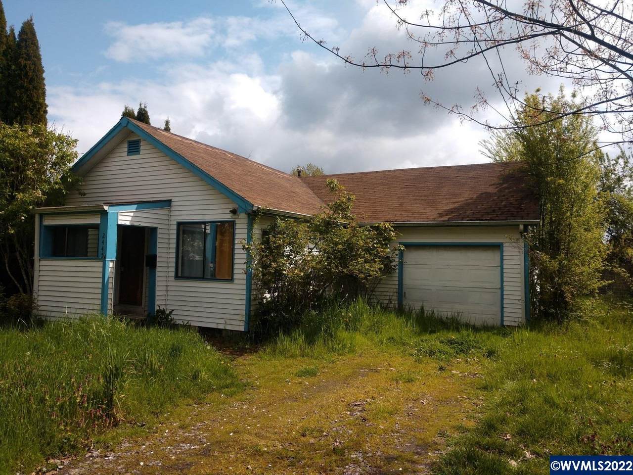 2445 Pickford St - Photo 1