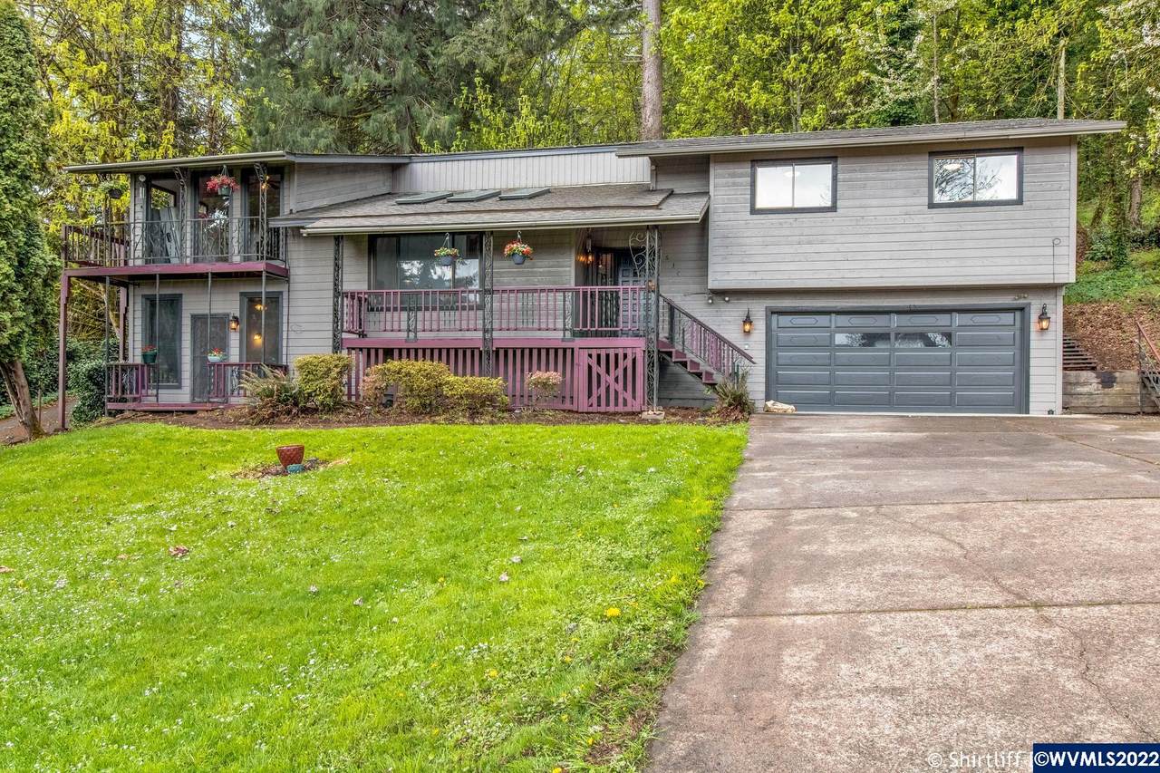 630 2nd Av - Photo 1