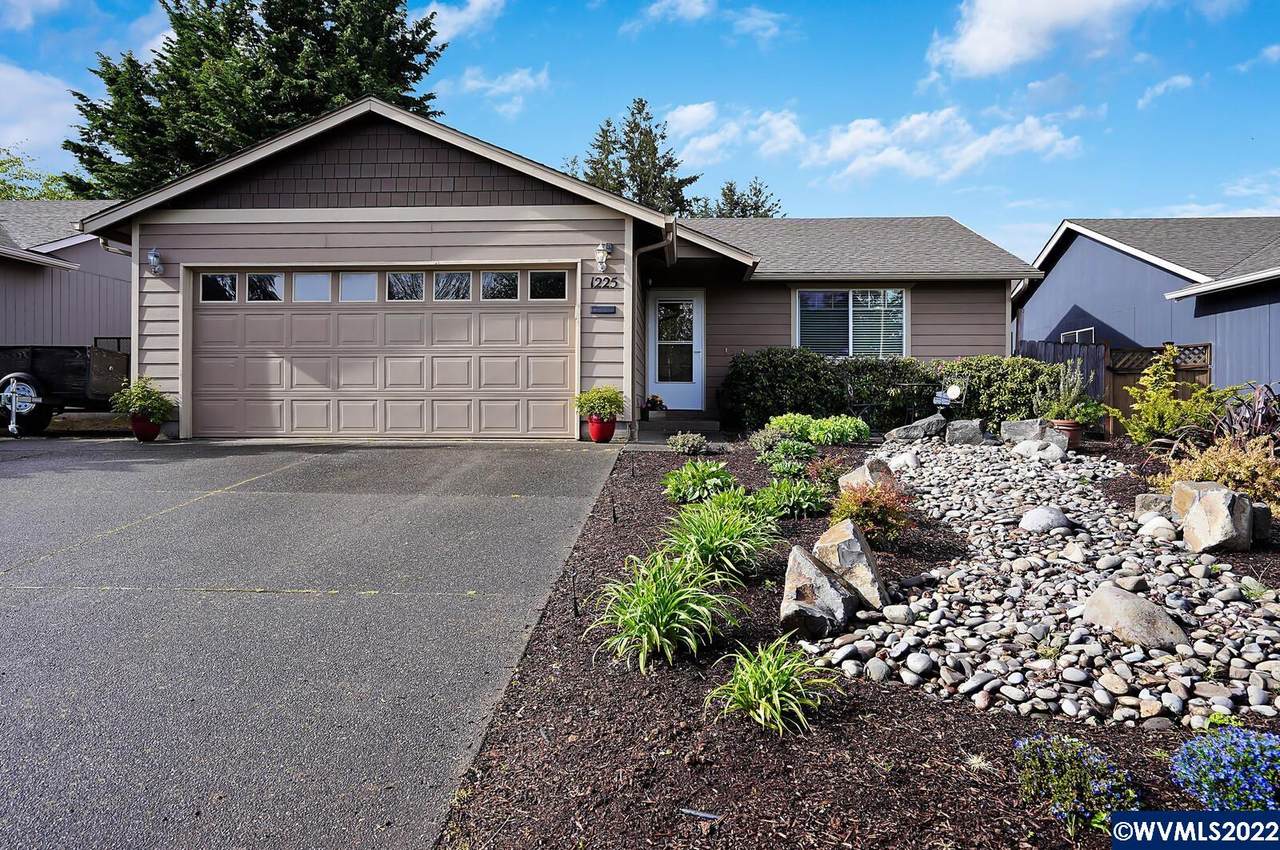1225 Jonmart Av - Photo 1