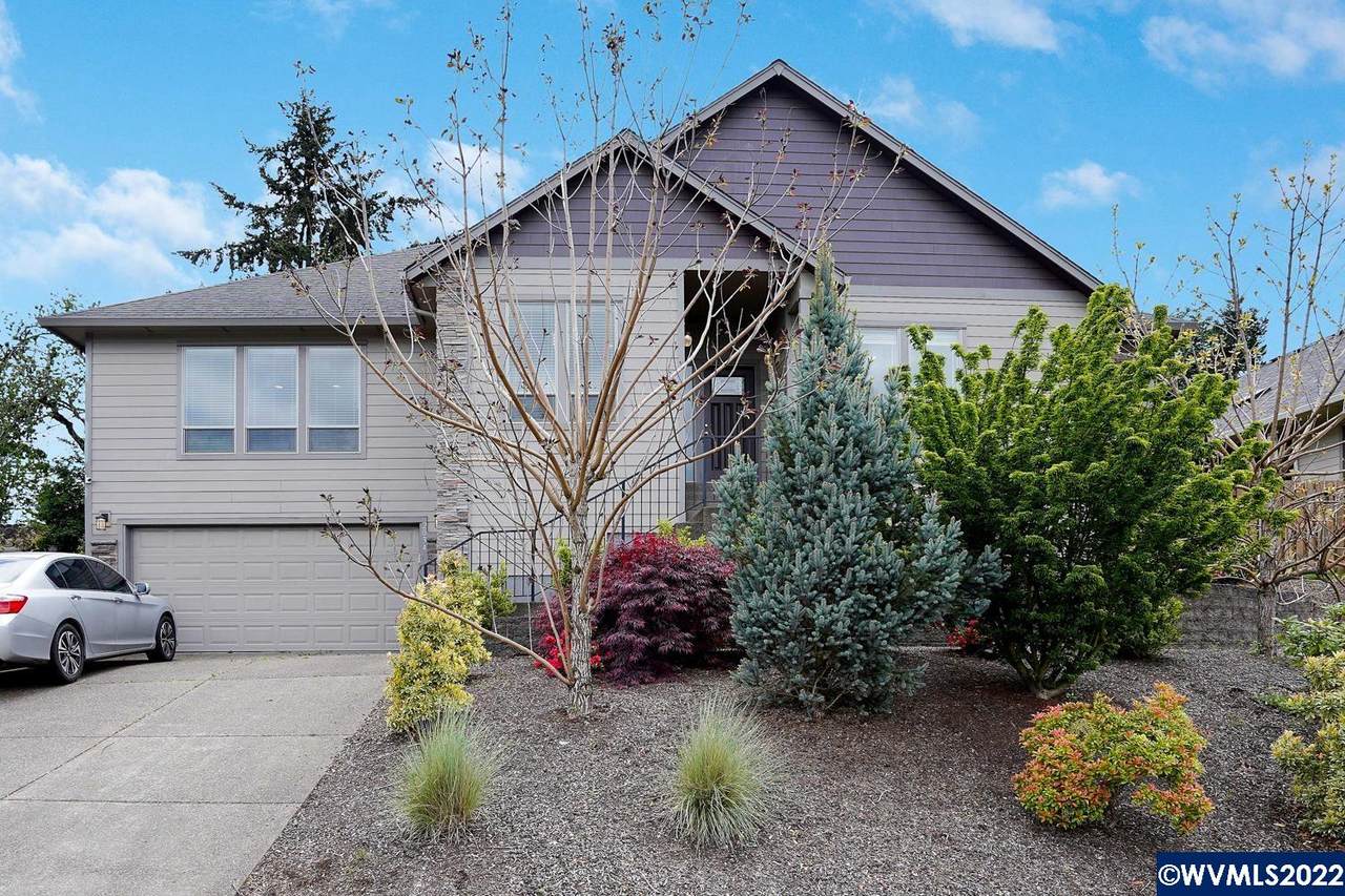 2034 Celeen Av - Photo 1