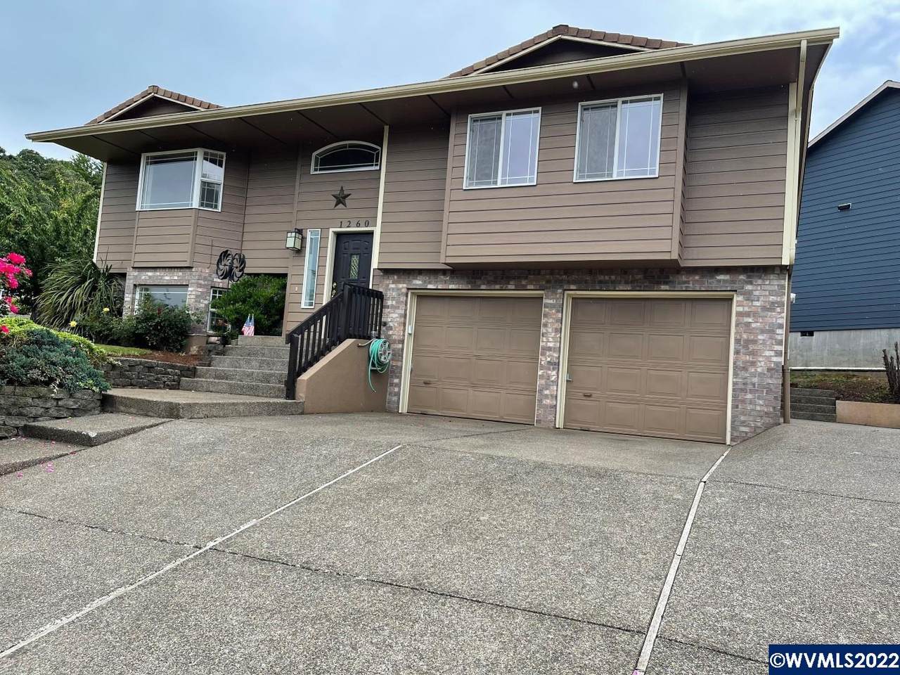 1260 Mildred Ln - Photo 1