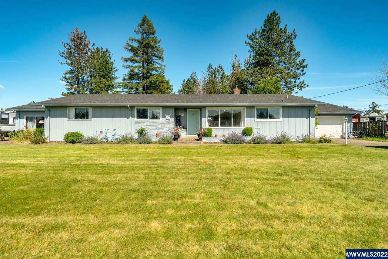 3221 Main Rd - Photo 1