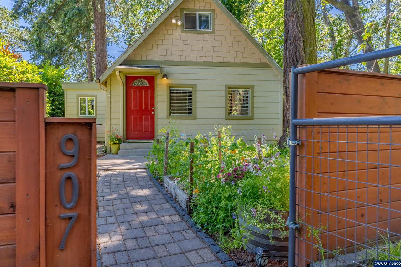 907 Kingwood Dr - Photo 1