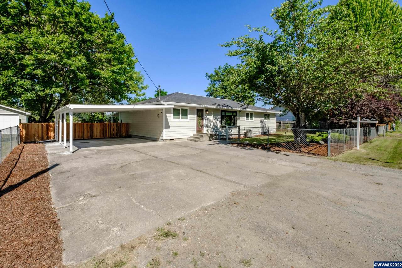 240 Sturtevant Rd - Photo 1