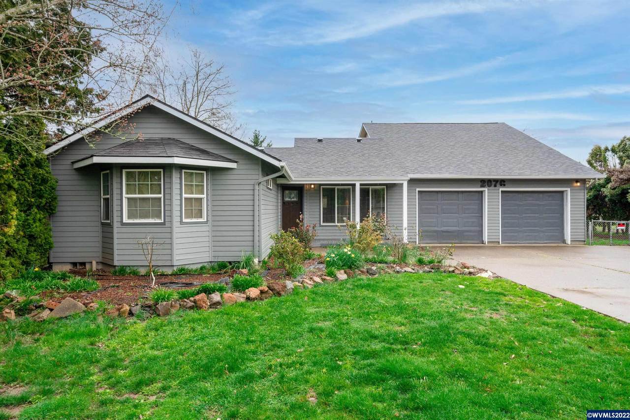 2076 Hollywood Dr - Photo 1