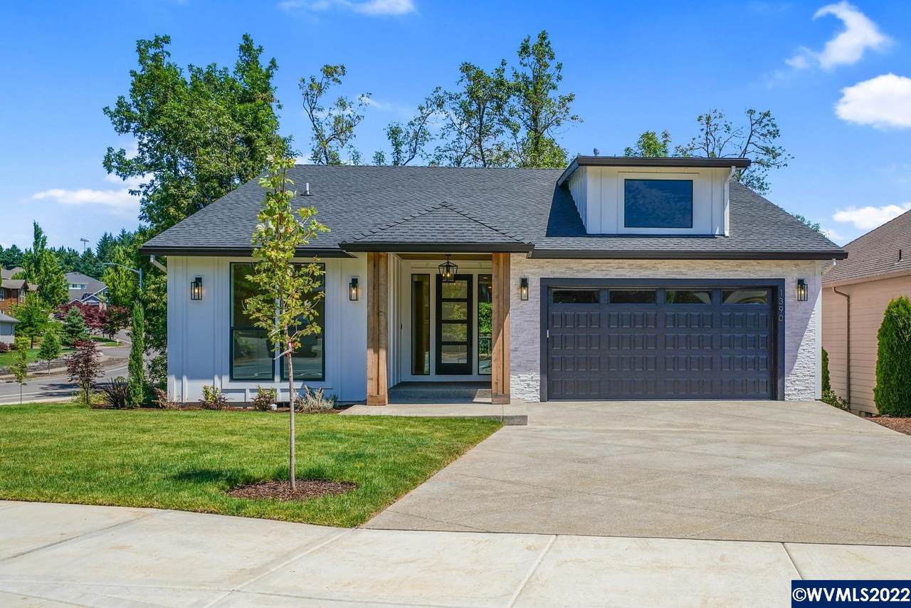 1390 Titan Dr - Photo 1